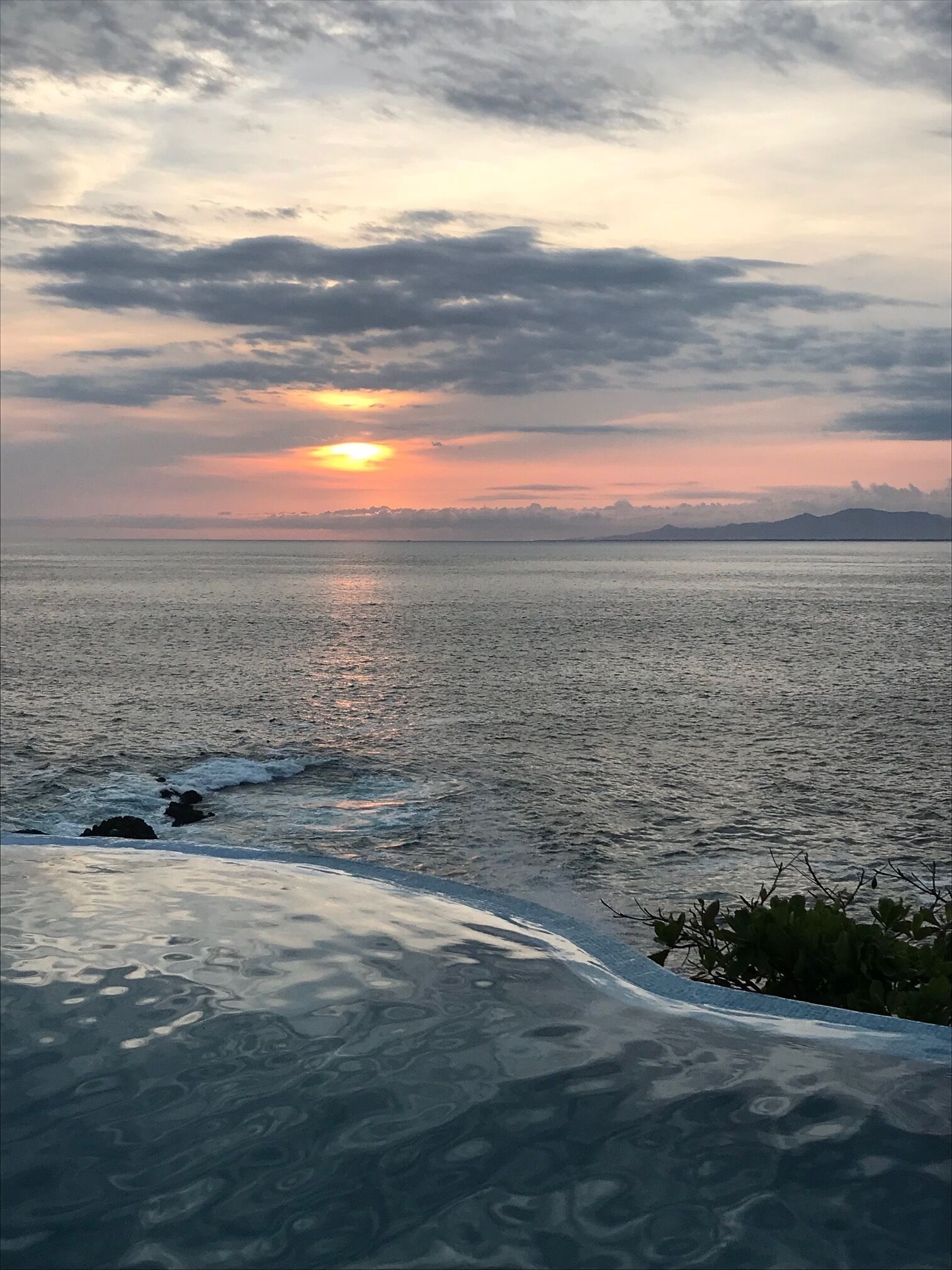 House attached to the sea, the best view and sunsets!