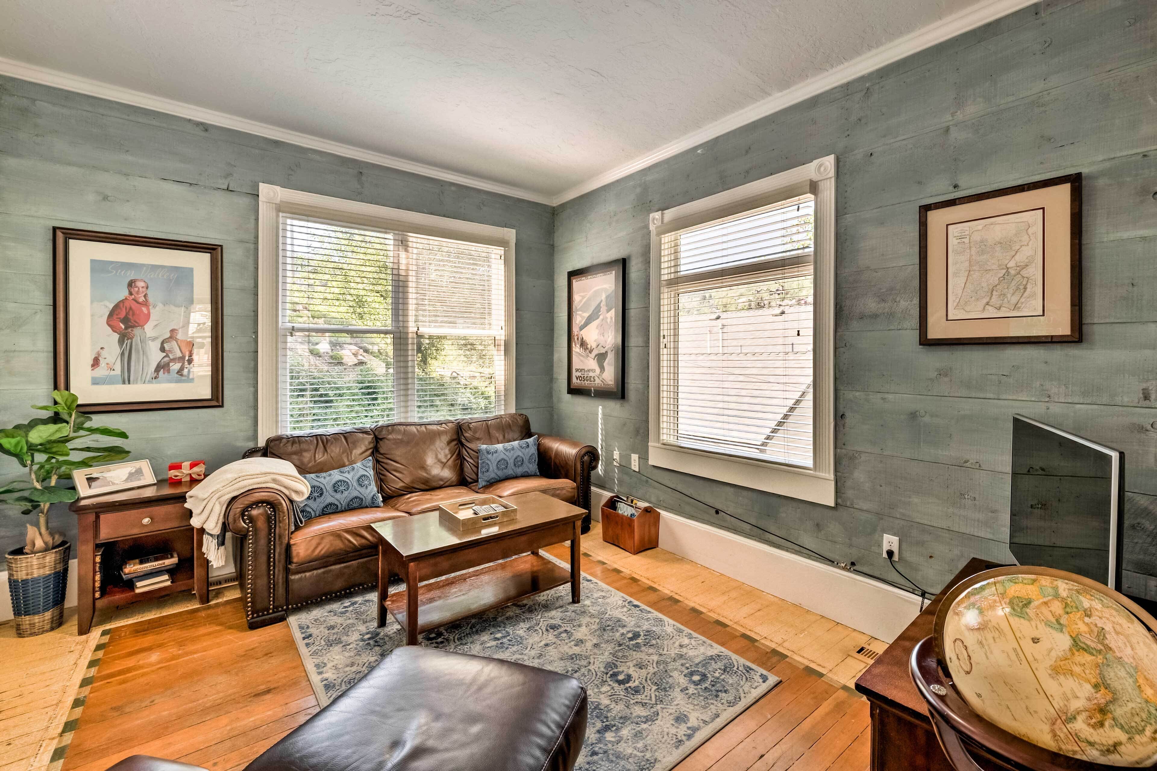 Ski Haven w/ Deck Access, Walk to Main St!