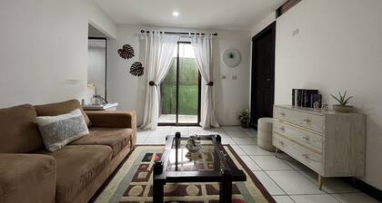 The Lindora Studio, 1 bedroom home with pool