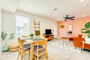Dining - Comfortable duplex with large 2nd floor deck, W/D, central AC-1 block from beach (Galveston)