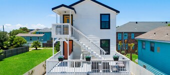 Charming dog-friendly rental with peekaboo ocean view & 1 block from beach
