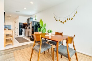 Dining - Charming dog-friendly rental with peekaboo ocean view & 1 block from beach (Galveston)