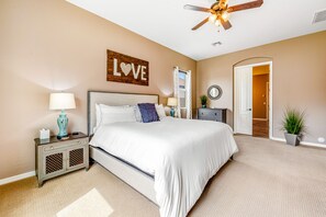 4 bedrooms, iron/ironing board, Internet, bed sheets