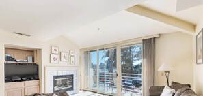 TV - Capitola Cliff Drive #3 (Capitola)