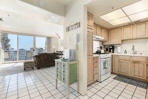 Interior - Capitola Cliff Drive #3 (Capitola)