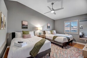 6 Schlafzimmer, Bügeleisen/Bügelbrett, Reisekinderbett, kostenloses WLAN