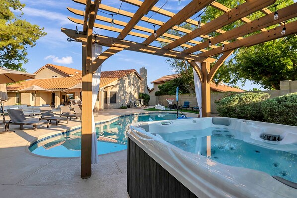 Pool - Resort-Style Fun! Pool, Spa, Outdoor TV & Endless Yard Games (Scottsdale)