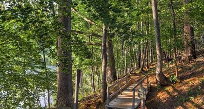 Cozy Cabin with ADA accessible, golfing, hiking,, beach, tennis, and more!