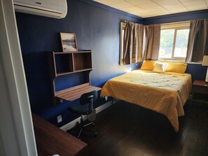 2 bedrooms, desk, free WiFi, bed sheets