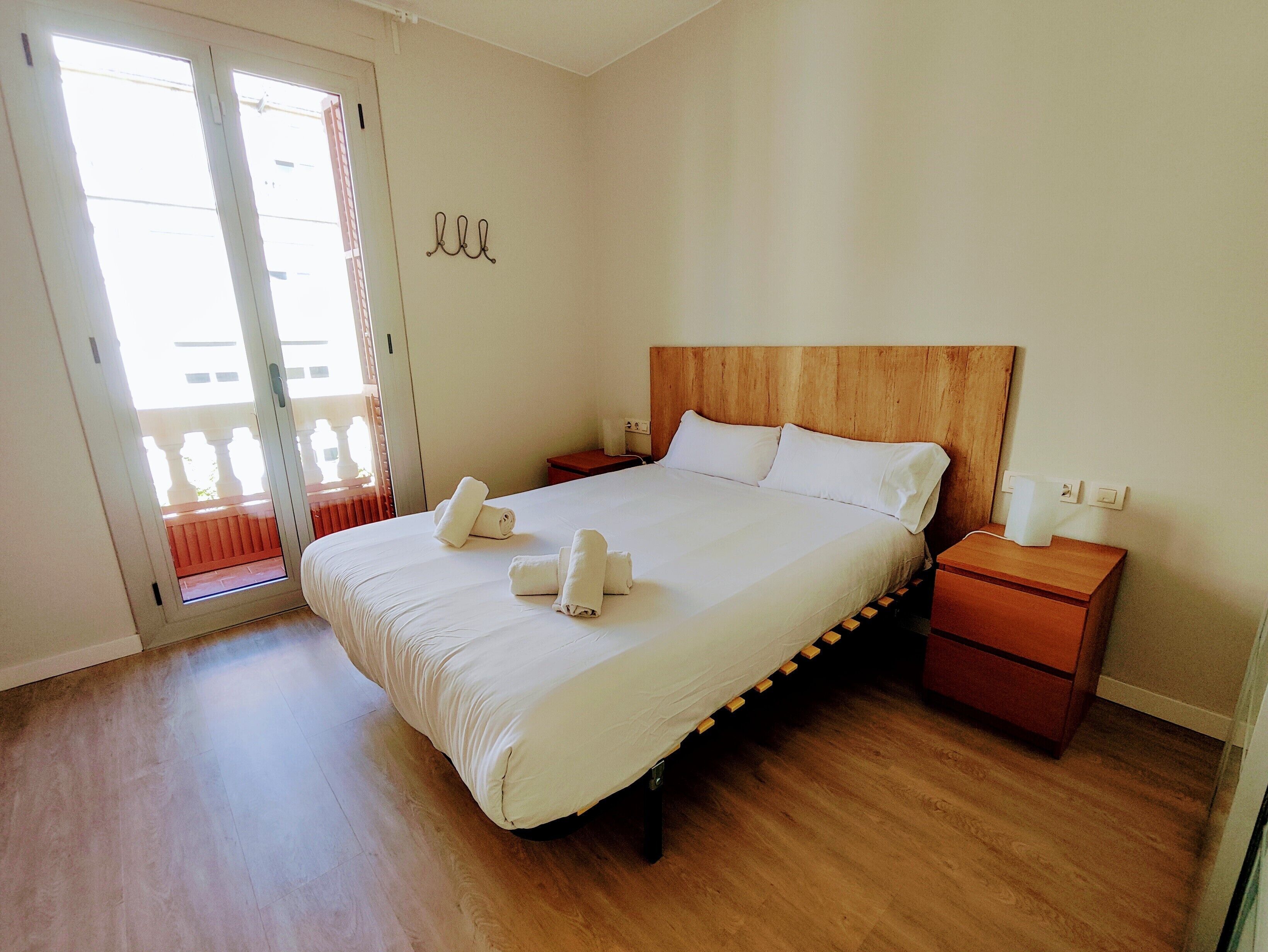 2 slaapkamers, een strijkplank/strijkijzer, gratis wifi, beddengoed