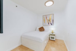2 bedrooms, desk, iron/ironing board, travel cot