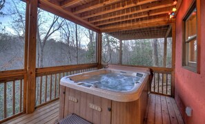 Indoor spa tub