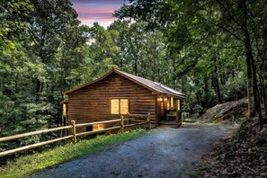 Exterior - Soothing Hot Tub Dips, Cookouts, Game Nights, Fireside Chats & Outdoor Fun Nearby - 4 Seasons (Blue Ridge)