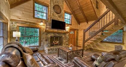 Knotty Creek Retreat - Creek access & hot tub