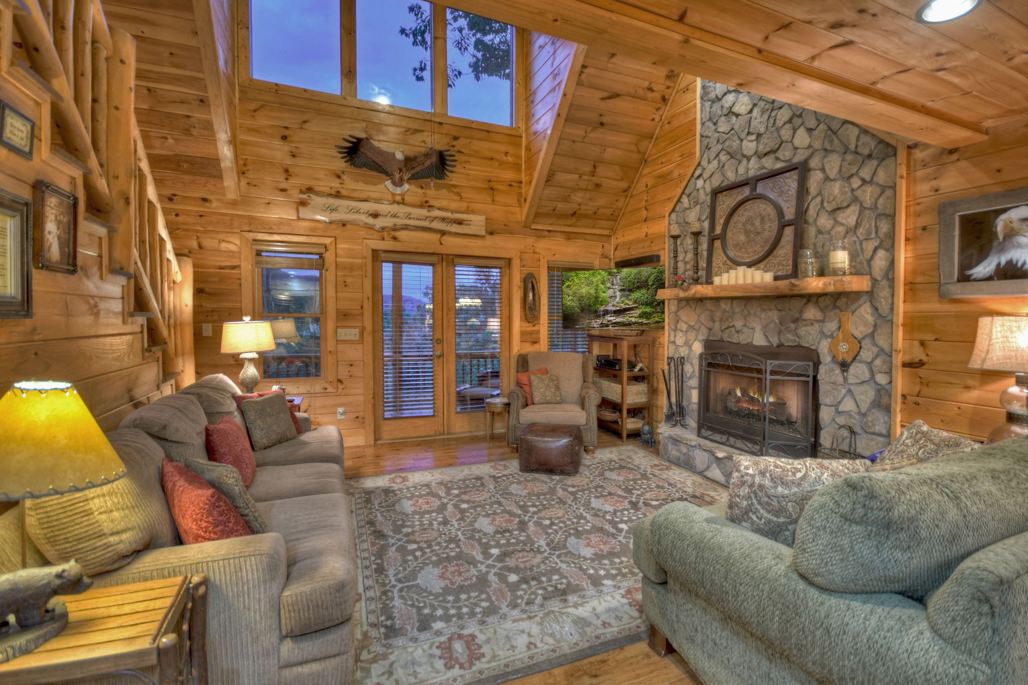 Pursuit of Happiness - Mountain luxury, hot tub, big-screen TVs, pet-friendly
