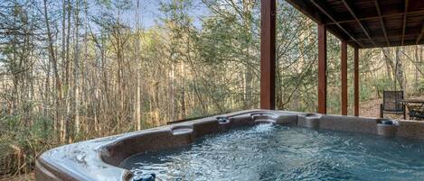 Tina de hidromasaje al aire libre