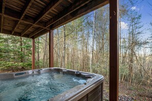Outdoor spa tub - Peaceful Living - Minutes from Blue Ridge, hot tub, pool table (Blue Ridge)