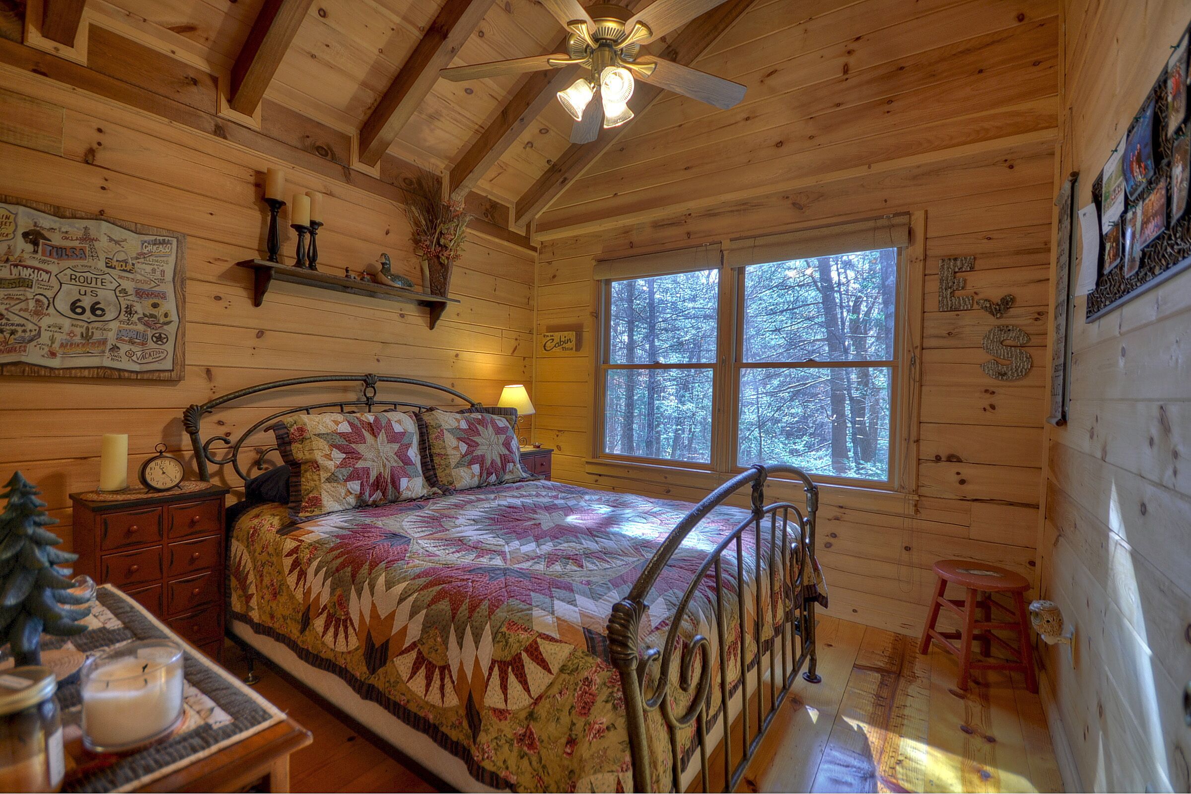 Knotty Pines - Pet-friendly, fireplace, & firepit!