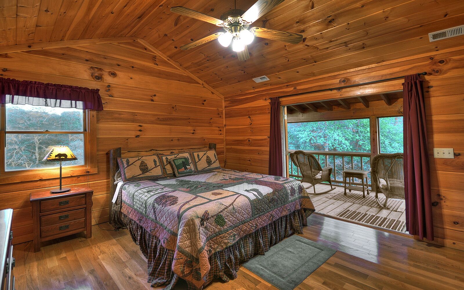 Rock Away - Creek Fishing, relax on the deck + Pet Friendly!