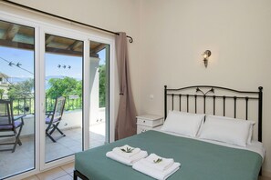 3 bedrooms, iron/ironing board, travel cot, free WiFi