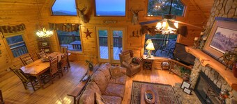 The View - Sweeping mountain views, gas fireplace, game room & hot tub!