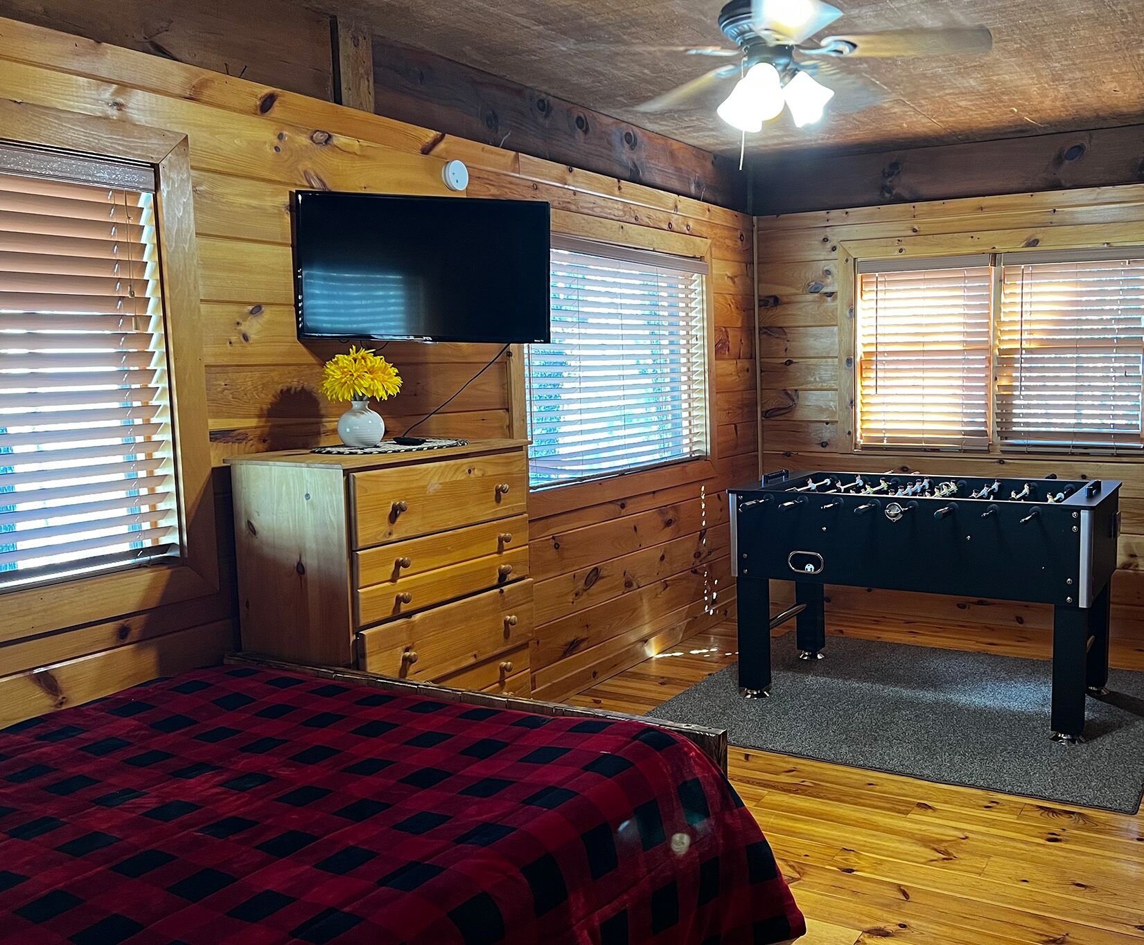 Serenity Now - Mountain view, firepit, hot tub, pet-friendly