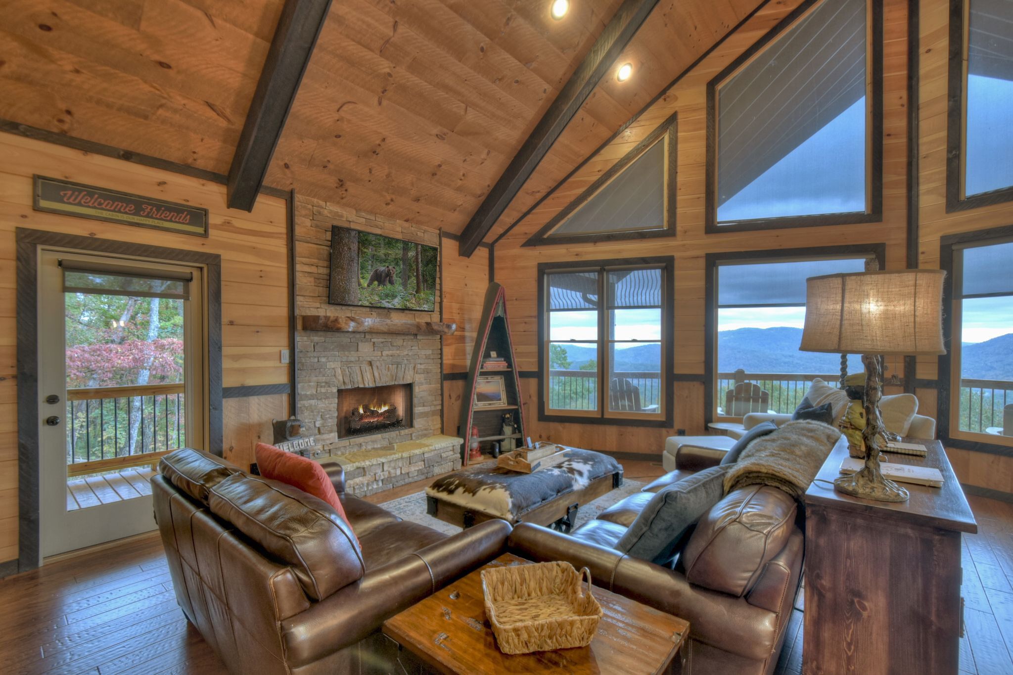 Skyfall - Mountain Views, Fireplace, Hot Tub