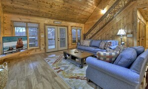 Smart TV, fireplace, ping pong - Cozy Retreat with a Firepit & Fireplace- S'mores Cabin (Mineral Bluff)