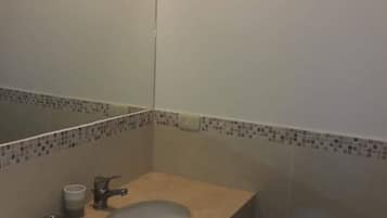 Een bad/douchecombinatie