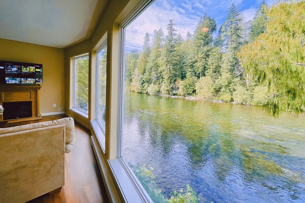 Ultimate Fishing Escape: Reel in the Best Catches & Breathtaking River Views