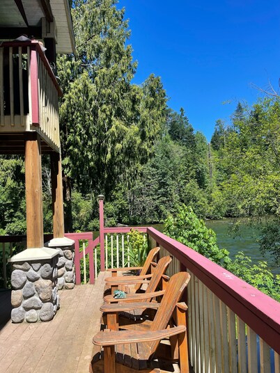 Ultimate Fishing Escape: Reel in the Best Catches & Breathtaking River Views