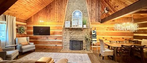 テレビ、暖炉、DVD プレーヤー、卓球台