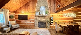 Soulshine- Wifi, Hot Tub, Firepit, Ping Pong Table