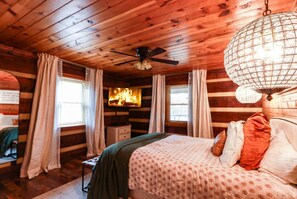 4 makuuhuonetta, työpöytä, Wi-Fi, vuodevaatteet