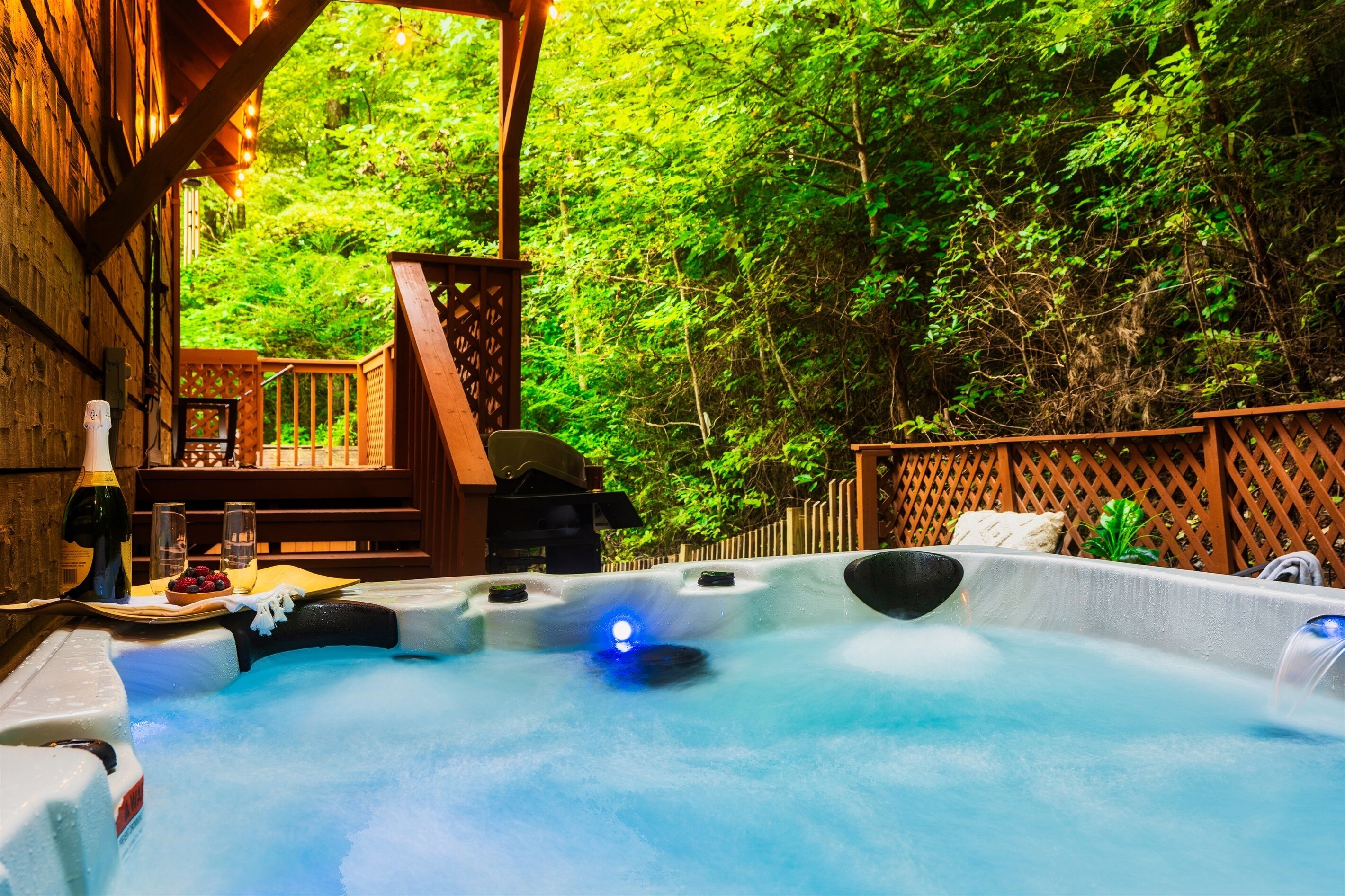 Tina de hidromasaje al aire libre