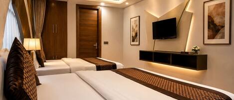 Family Studio Suite | Premium bedding, desk, laptop workspace, soundproofing