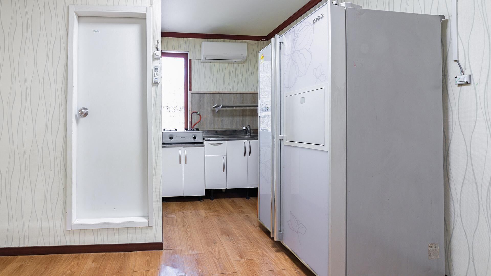 Private kitchen | Fridge