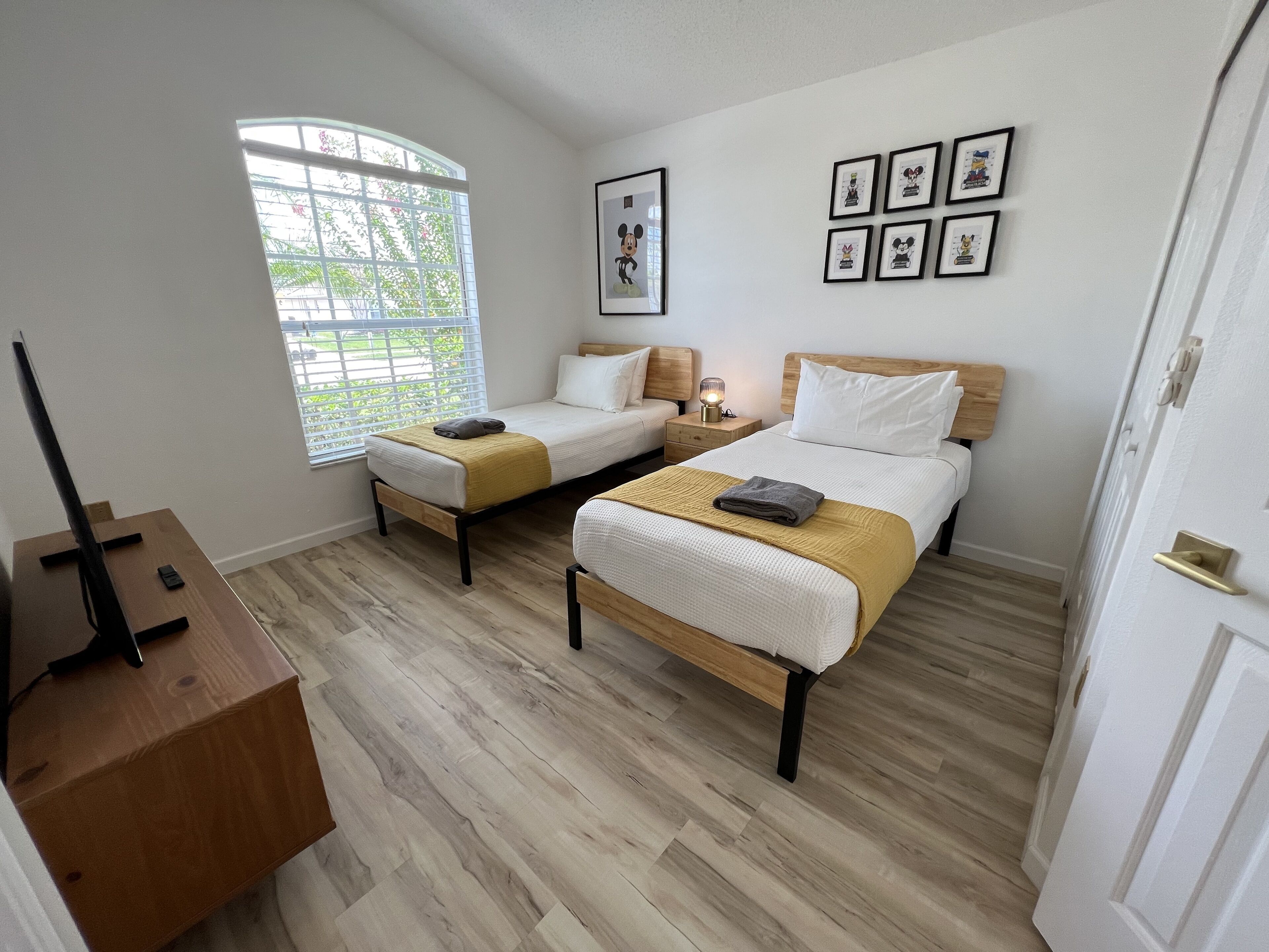 New Private Pool Mid Century Modern Home Near Disney Park