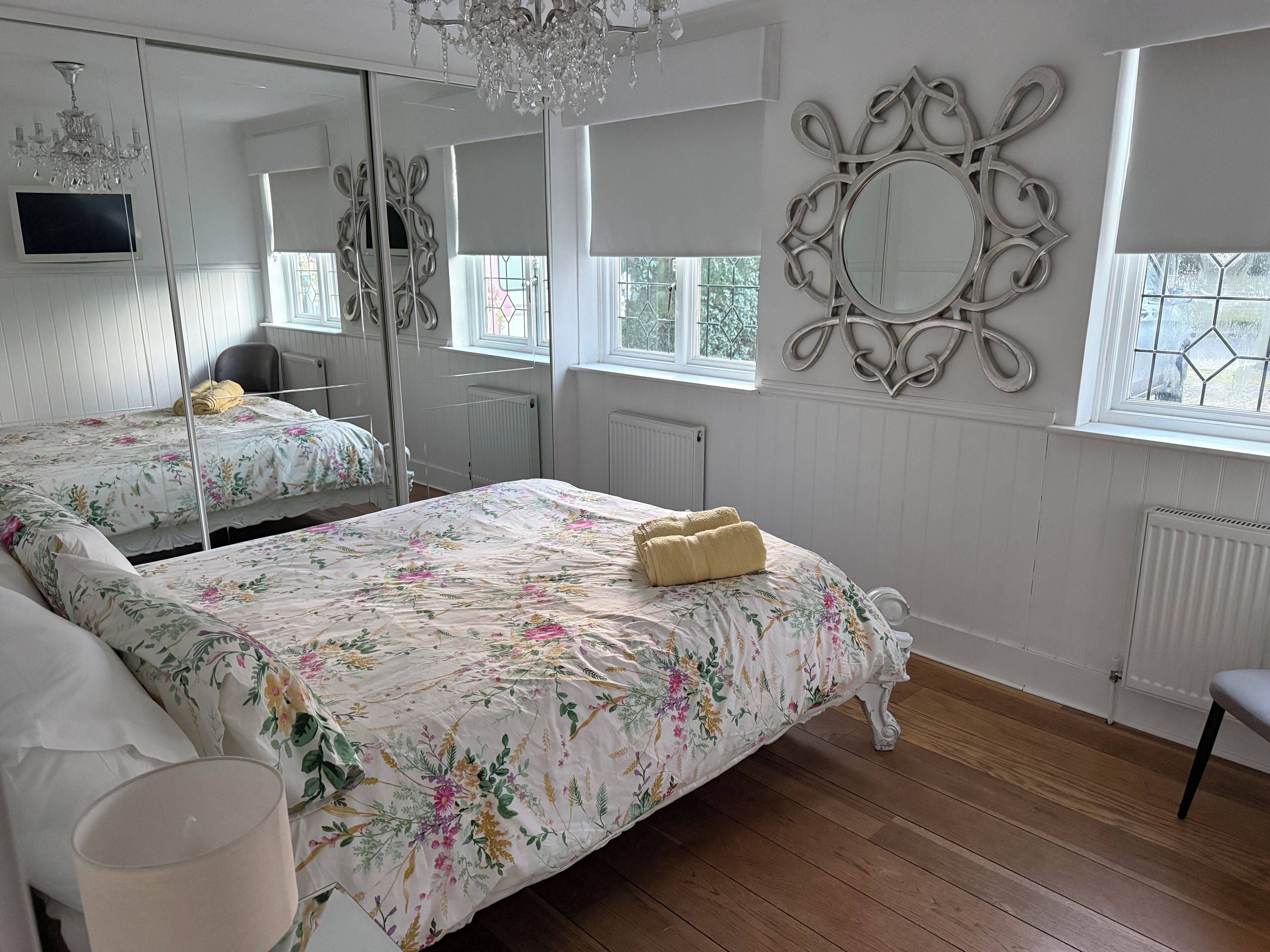 3 bedrooms, iron/ironing board, free WiFi, bed sheets