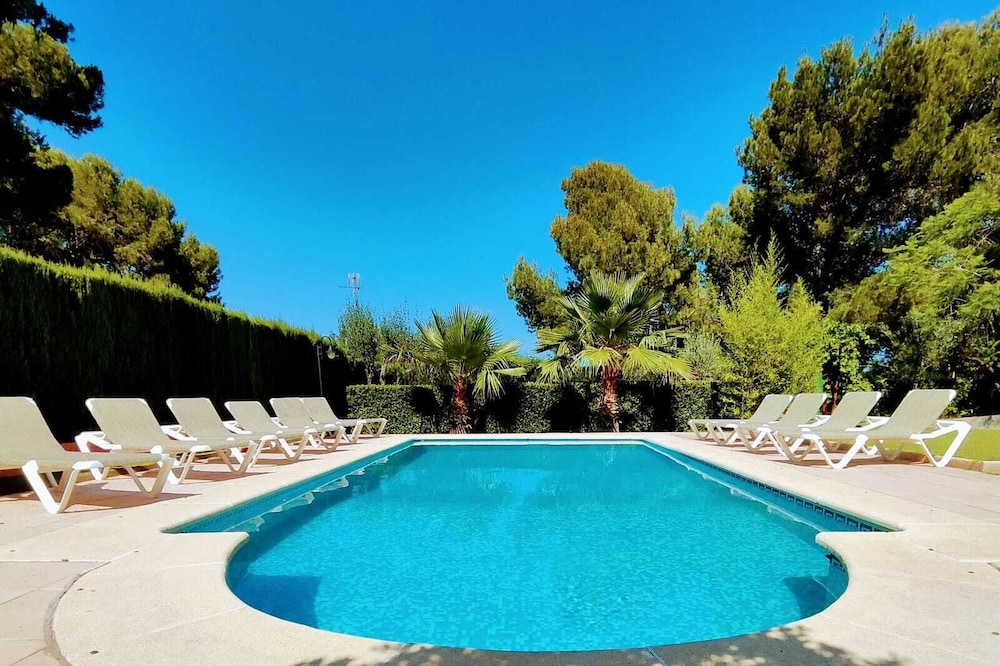 Beautiful house with swimming pool