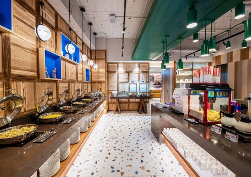 Royal Group Hotel  Xiong Zhong  Branch