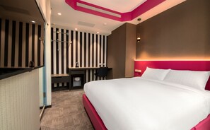 In-room safe, desk, blackout curtains, WiFi - Royal Group Hotel  Xiong Zhong  Branch (Kaohsiung)