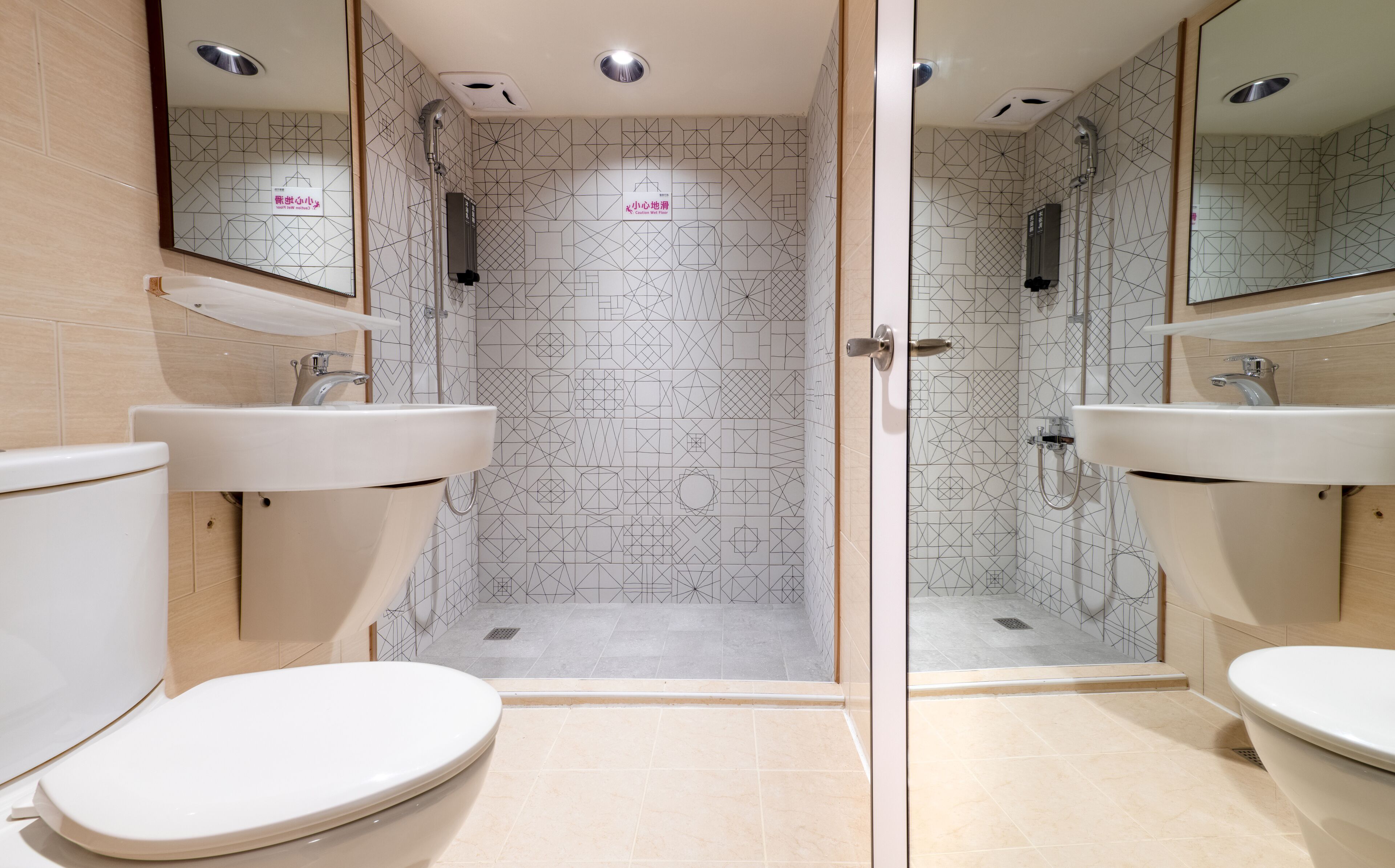 Economy Double Room | Bathroom | Shower, rainfall showerhead, hair dryer, slippers