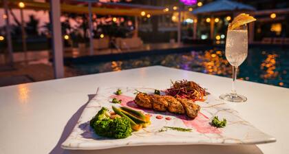 Foxoso La Beach Resort & Spa