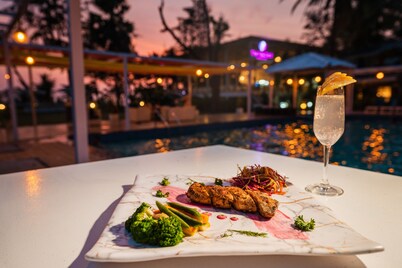 Foxoso La Beach Resort & Spa