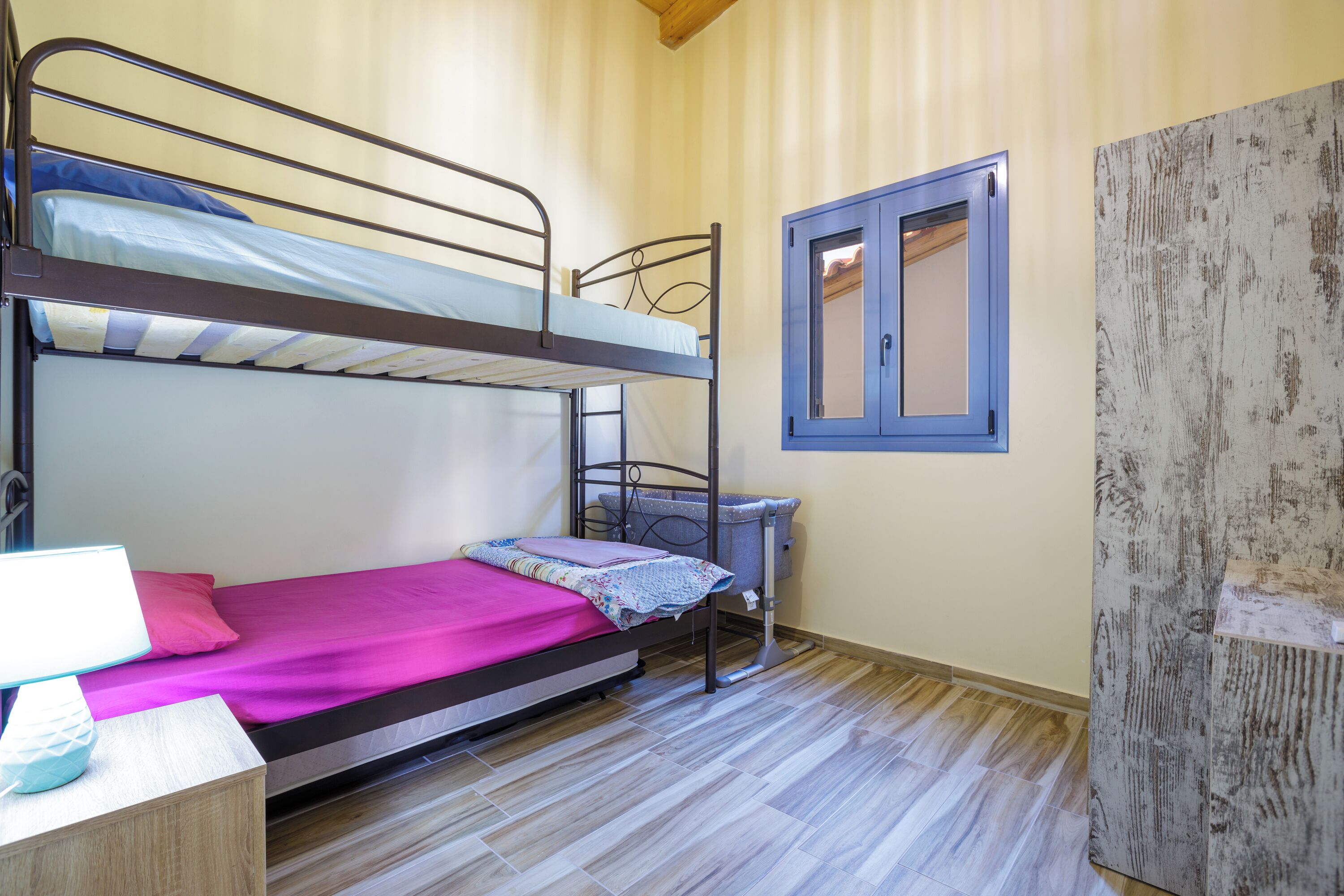 2 bilik tidur, seterika/papan seterika, Wi-fi percuma, cadar katil 