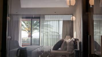 Habitación Deluxe doble, vistas al mar | Minibar, caja fuerte, sistema de insonorización y wifi gratis