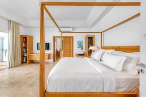 5 bedrooms, iron/ironing board, WiFi, bed sheets