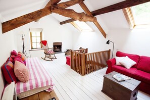 TV, fireplace - Gamekeeper's -  a cosy fire that sleeps 3 guests  in 1 bedroom (Holyhead)