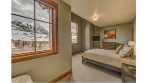 4 bedrooms, free WiFi, bed sheets